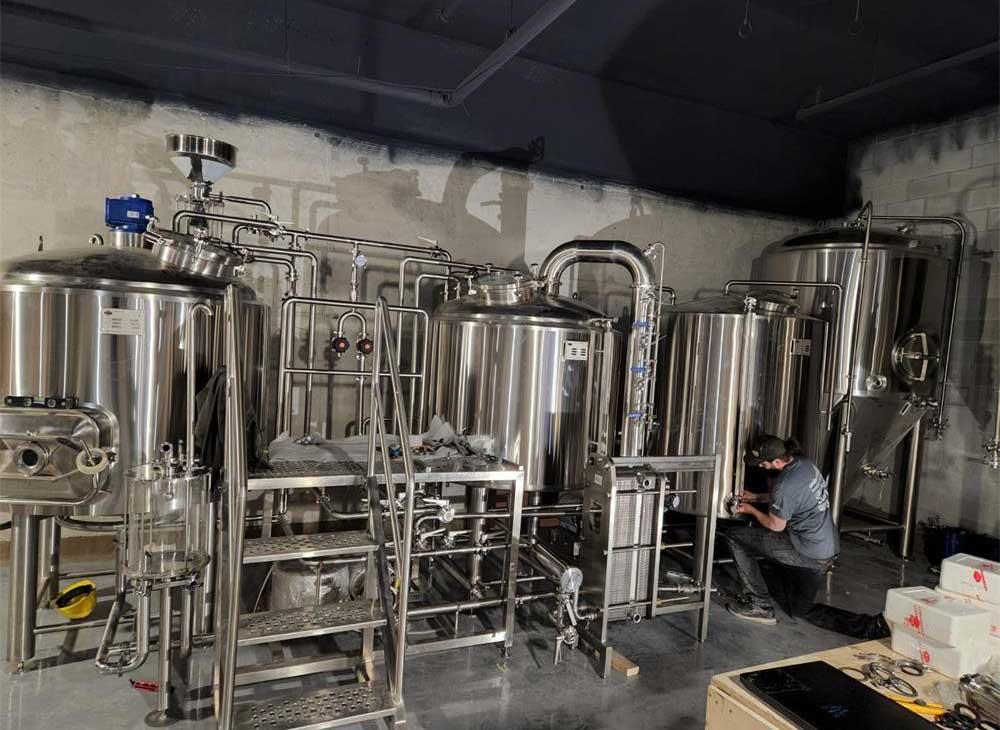 1000lts brewhouse installing, Canada brewery, Tiantai beer equipment, beer brewing system, brewery plant, beer fermenter, bright beer tank, beer fermentation tank, beer unitank,Where to buy brewing equipment